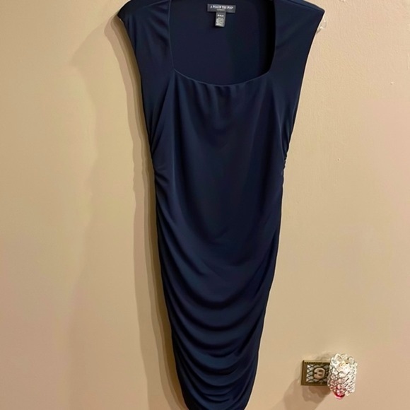 A pea In The Pod Maternity Navy blue ruching sides dress size Med square neck - Picture 1 of 8